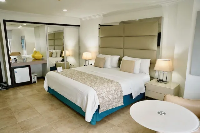 غرفة ديلوكس بسرير كينج وسرير فردي وثلاثة أسرّة، Windsor Barranquilla Hotel 3/8