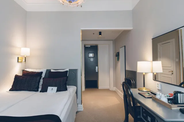 غرفة اقتصادية صغيرة بسرير مزدوج، Crystal Plaza Hotel 1/2