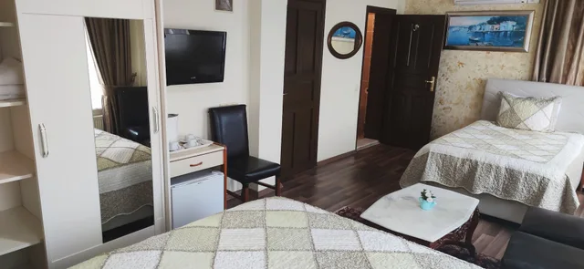 جناح عائلي بسرير كوين وسريرين منفصلين بإطلالة على البحر، Sur Hotel 10/10