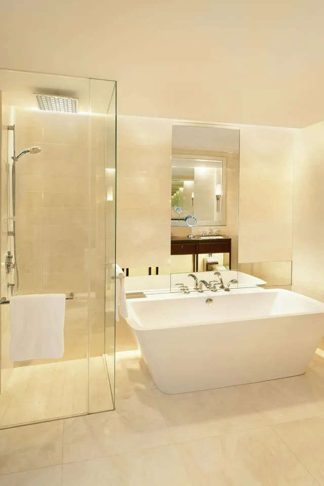 2 Bedrooms, Suite, Skyline View, Large، The St Regis Bangkok 7/8