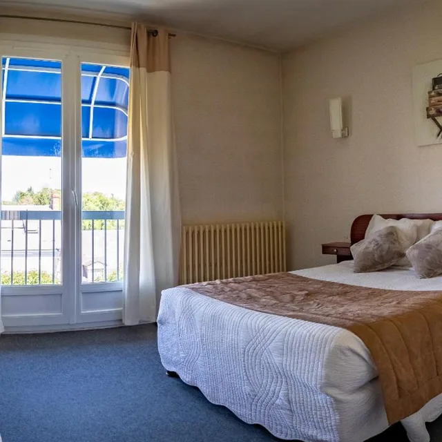غرفة ثلاثية، HOTEL CHRISTINA 1/10