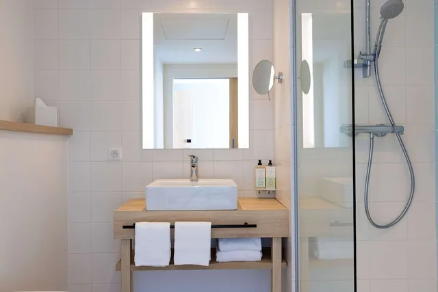 غرفة بسرير كوين بإطلالة، Hampton by Hilton Tours Centre 2/4