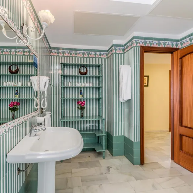غرفة رباعية بحمام مشترك، Hotel La Espanola 7/10