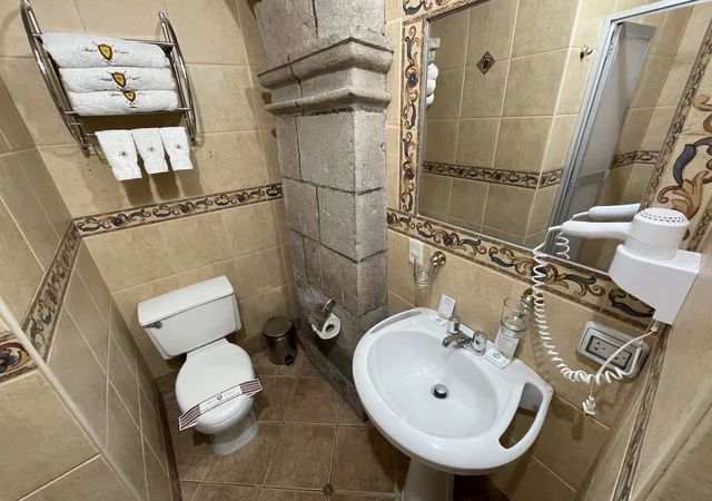 غرفة قياسية ثلاثية بثلاثة أسرّة، Hotel Rojas 3/3