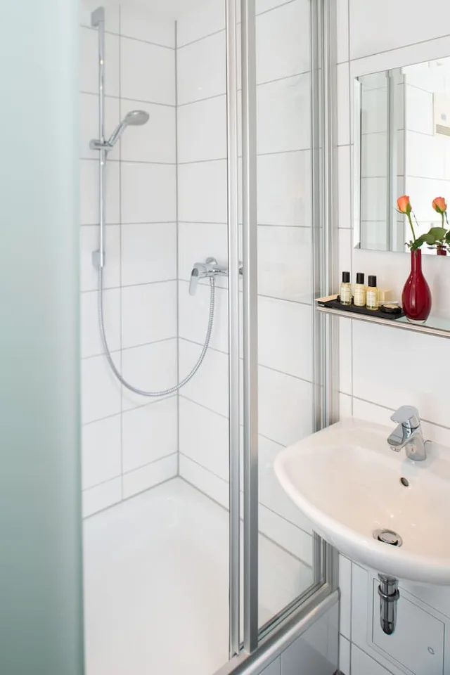غرفة ثلاثية بسريرين منفصلين مع أريكة، Hotel Munich City 2/3