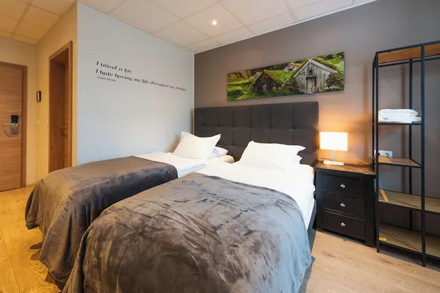 غرفة بسريرين منفصلين بحمام خاص، Centrum Hotel 5/10
