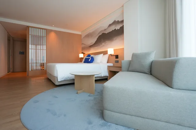 Escape, Deluxe, King Bed، Homm Marina Sokcho 2/5
