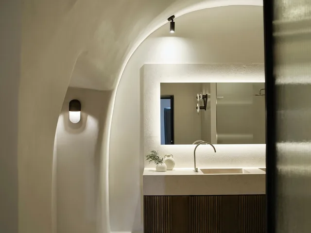 جناح سوبيريور بسرير كينج بمسبح خاص، Andronis Luxury Suites 7/7