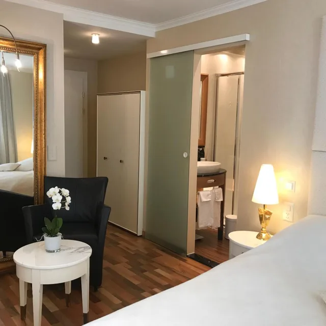 غرفة بسرير كوين، Hotel des Balances 7/7