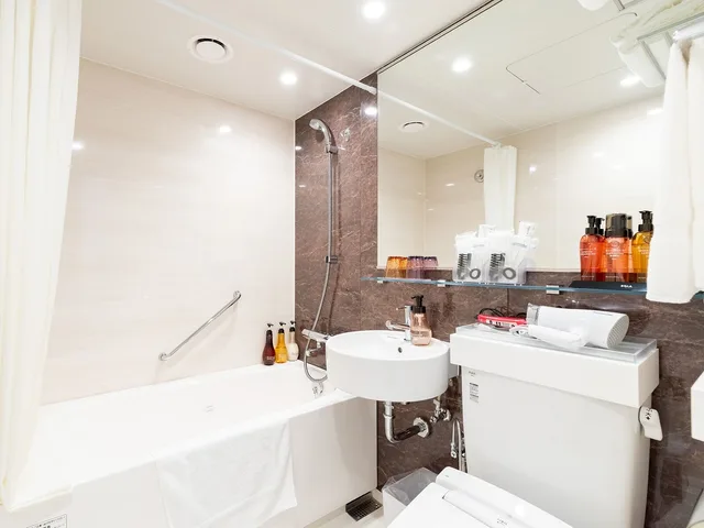 standard twin room, unit bath, non smoking (housekeep once every 3 days)، Hiyori Hotel Osaka Namba Station 2/10