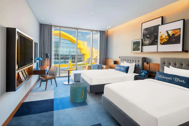 غرفة قياسية بسريرين منفصلين، The WB Abu Dhabi, Curio Collection by Hilton 1/7