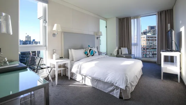 Deluxe, Queen Bed, City View, Ambience Hotel 2/4