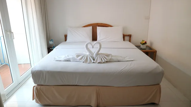 غرفة كومفورت ثلاثية بسرير كوين وسرير فردي، Sunshine Guest House Hua Hin 2/4