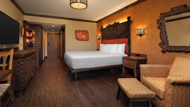Room, King Bed, Water View, Accessible, Disneys Animal Kingdom Lodge 2/3