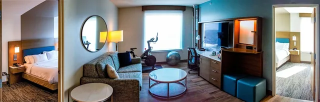 2 Bedrooms, Suite, 2 King Beds, Even Hotel Rochester Mayo Clinic Area 9/10