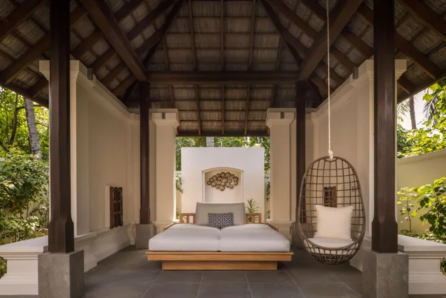 DELUXE BEACH VILLA WITH POOL -Transfer Excluded، Conrad Maldives Rangali Island 3/4