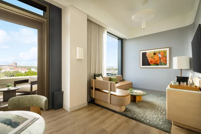 جناح بشرفة، The Atlas Hotel 3/7