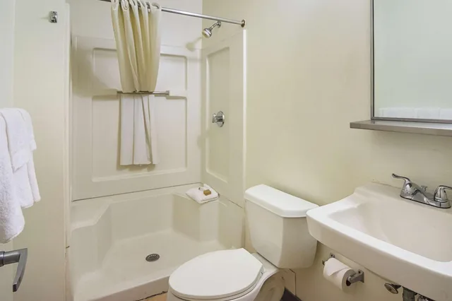 Room, Quadruple, Studio 6 Extended Stay - Fayetteville, NC - Fort Liberty Area 2/7
