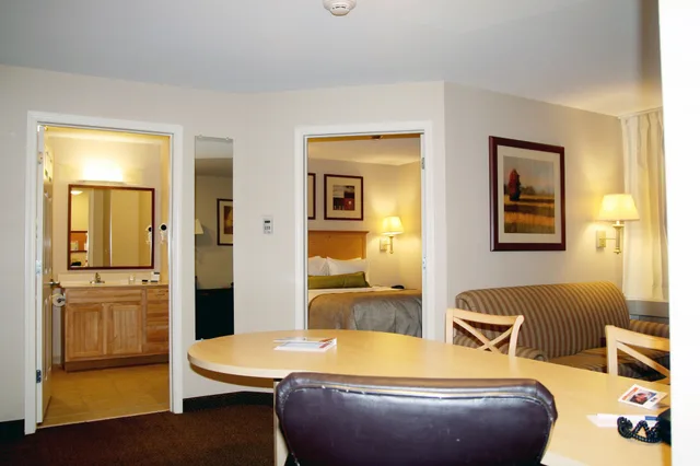 غرفة بسرير كوين بغرفة نوم واحدة، Candlewood Suites Peoria At Grand Prairie 6/9
