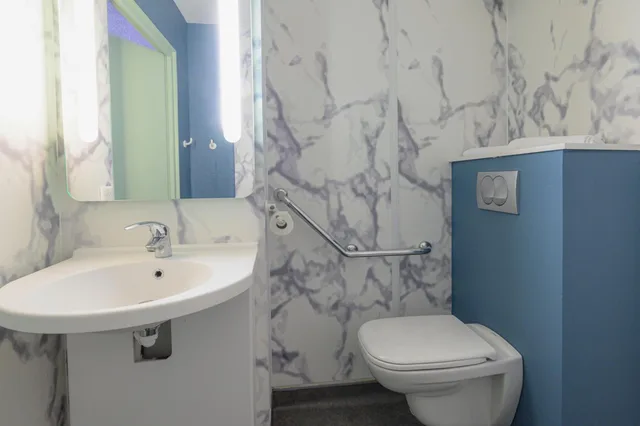 غرفة كلاسيكية بسرير كوين لذوي الإعاقة، Ibis Budget Saint Etienne 8/10