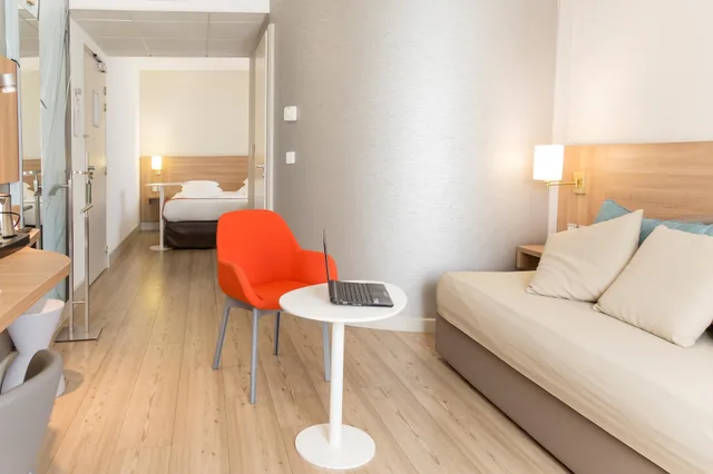 غرفة عائلية بسرير كينج وسريرين منفصلين للمدخنين، Best Western Plus Ajaccio Amiraute 6/10