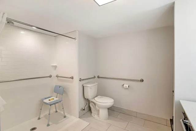 غرفة بسرير كوين لذوي الإعاقة، Best Western Plus St. Simons 4/4