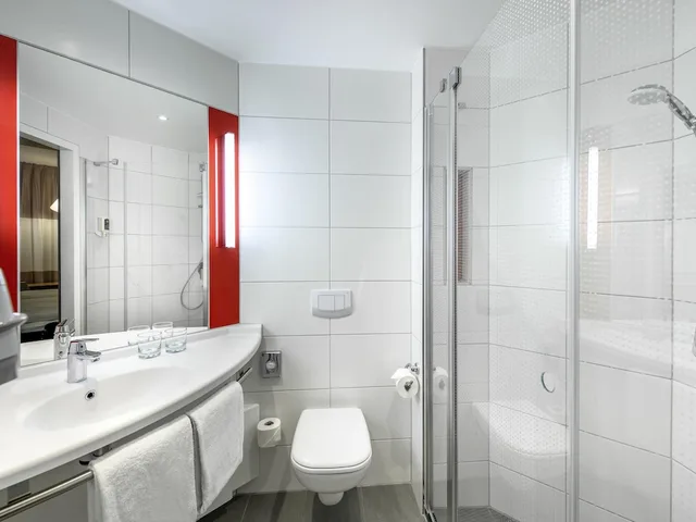 غرفة قياسية بسريرين منفصلين، Ibis Landshut City 3/4