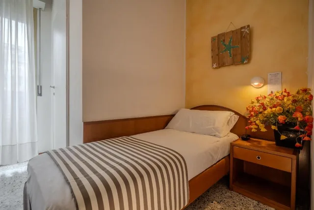 غرفة مفردة، Hotel Mia 2/5