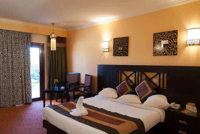 جناح جونيور بسرير مزدوج، Pyramisa Island Hotel Aswan 2/4