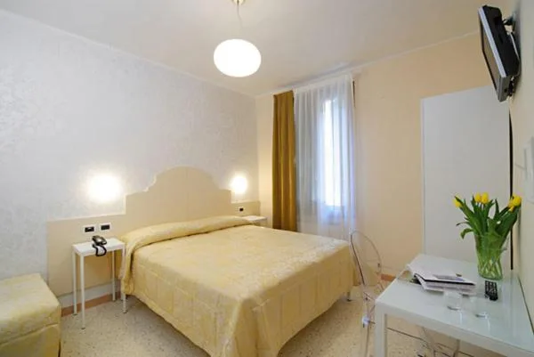 غرفة أساسية ثلاثية، Hotel Adriatico 2/4