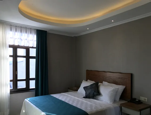 غرفة ديلوكس عائلية بإطلالة على المدينة، Galatahan Hotel 1/6