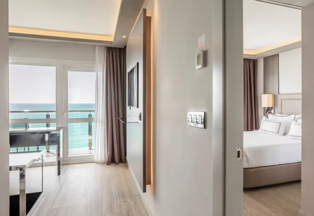 غرفة تنفيذية بإطلالة على البحر، Melia Alicante 8/9