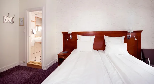 جناح جونيور بسرير كينج، Home Hotel Savoy 2/6