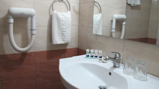 غرفة عائلية، Hotel Solomou Athens 8/9