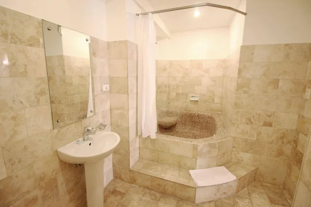 Suite, 2 Queen Beds, Pool Side، Mermaid Resort 3/3
