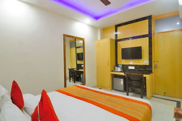 Super, Deluxe, Twin Beds, Check In Room RK Ashram 3/4