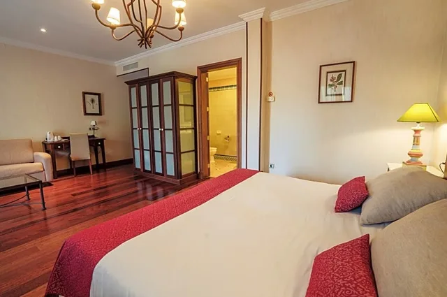 غرفة سوبيريور بسرير مزدوج أو سريرين منفصلين بإطلالة على الحديقة، Hotel Spa Villalba - Adults Only 3/5