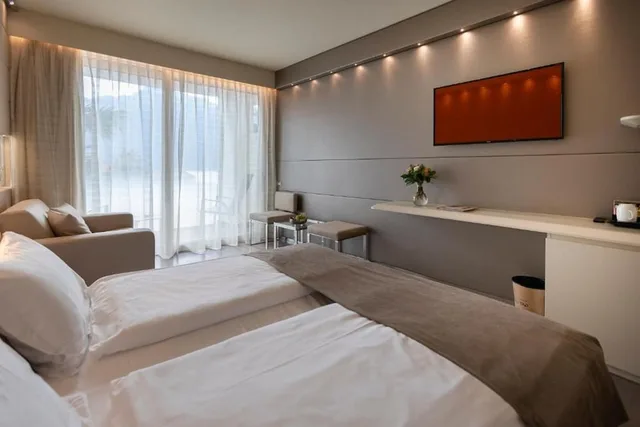 جناح جونيور بسرير مزدوج بإطلالة على البحيرة، Park Hotel Imperial Centro Tao Natural Medical Spa 1/5