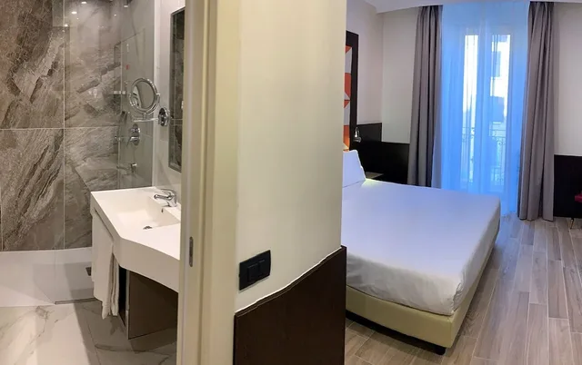 غرفة قياسية بسرير مزدوج، Jr Hotels Bocconi Milano 5/5
