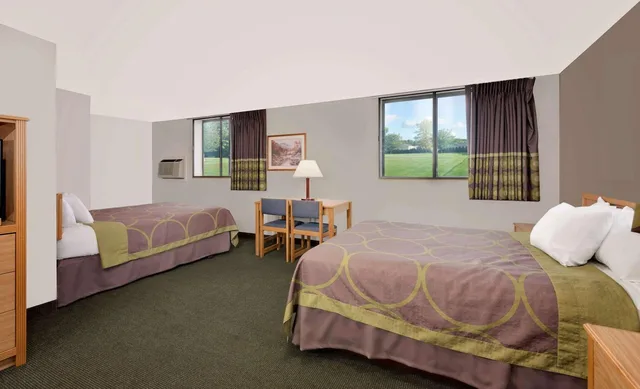 Studio, Suite, 3 Queen Beds, Fairbridge Inn And Suites 3/10