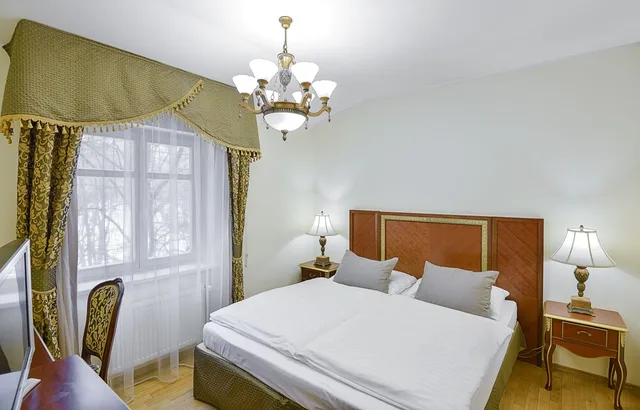 شقة بسرير كوين وسريرين فرديين بإطلالة على المدينة بشرفة بغرفتي نوم، Hotel Residence Romanza 1/4