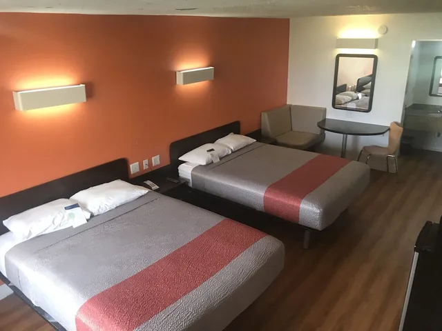 غرفة ديلوكس بسرير كينج للمدخنين لذوي الإعاقة، Motel6 Houston Tx East 3/10