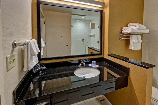 room, 2 queen beds, Fairfield Inn And Suites Jackson 6/6
