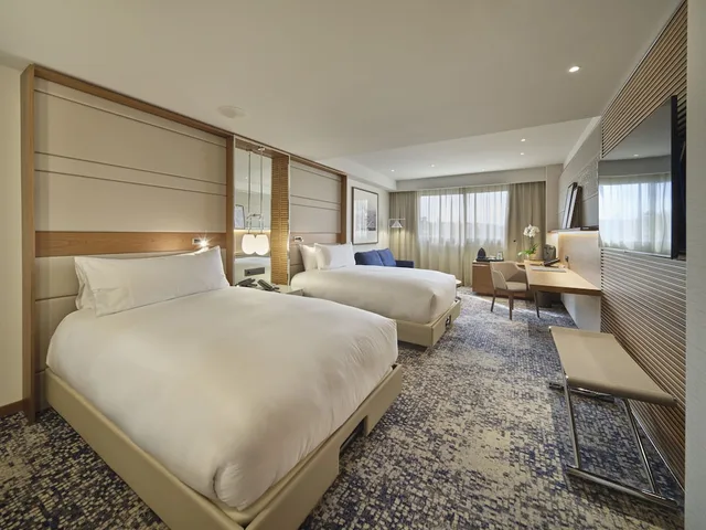 غرفة كلاسيكية بسريرين منفصلين مع دخول صالة النادي، InterContinental Barcelona 10/10
