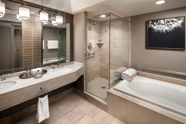 غرفة بسريرين كوين، The Phoenician A Luxury Collection Resort 2/6