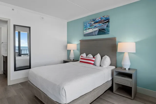 Schooner, Junior Suite, Deluxe, 2 Queen Beds, Ocean Front، Compass Cove Resort 1/10