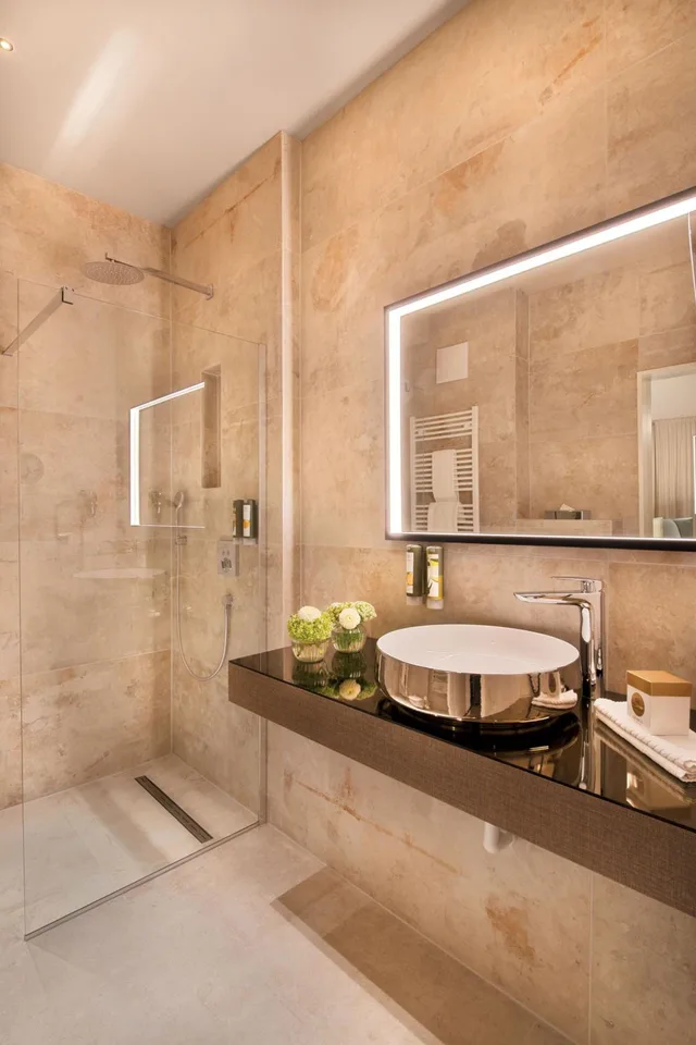 غرفة تنفيذية بسرير مزدوج بإطلالة على الحديقة بشرفة، Hotel Villa Toskana 6/6