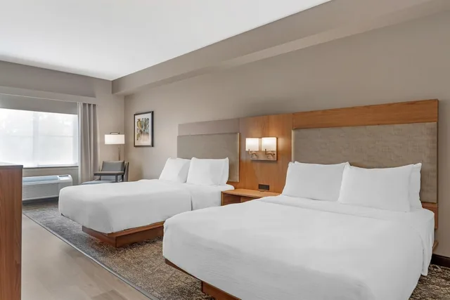 غرفة قياسية بسريرين كوين لذوي الإعاقة، Best Western Plus Arlington/Marysville 1/10