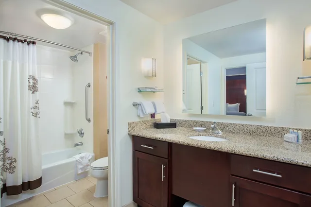 جناح بغرفتي نوم، Residence Inn Jackson 4/6
