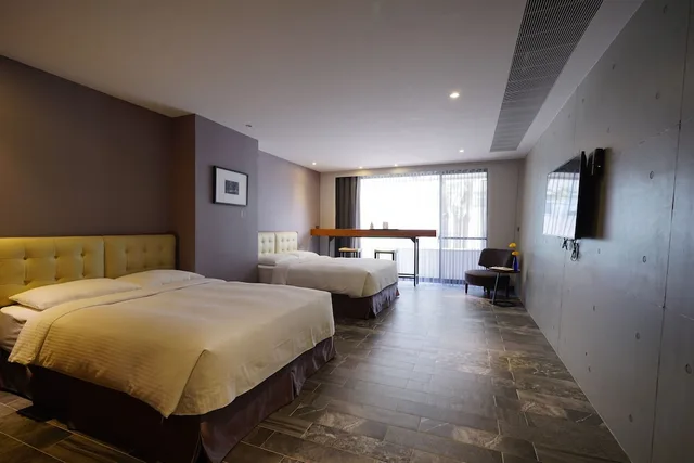 Deluxe, Family, 2 Queen Beds, 3 Door Hotel 4/10